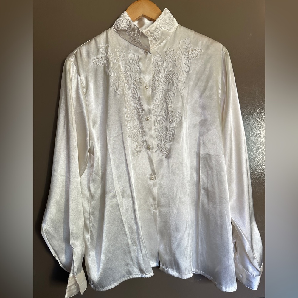 Vintage Karen Scott White Embroidered Blouse - Picture 2 of 6